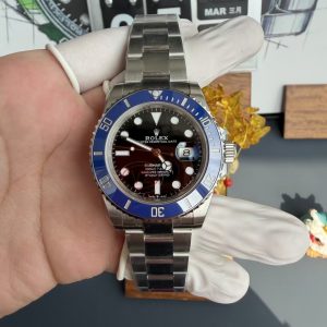 Oyster Perpetual Submariner Date