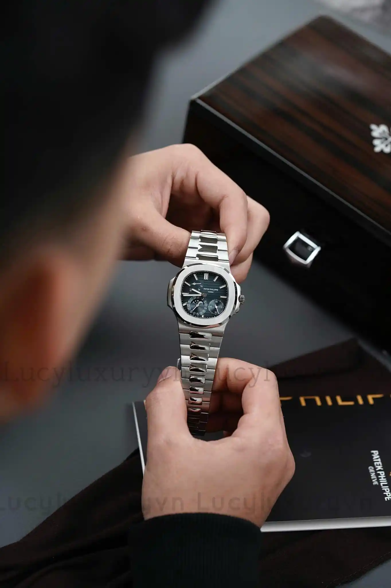 Patek Philippe Nautilus 5712/1A-001 Blue Steels Custom Modify – Handcrafted Version - 图片 4