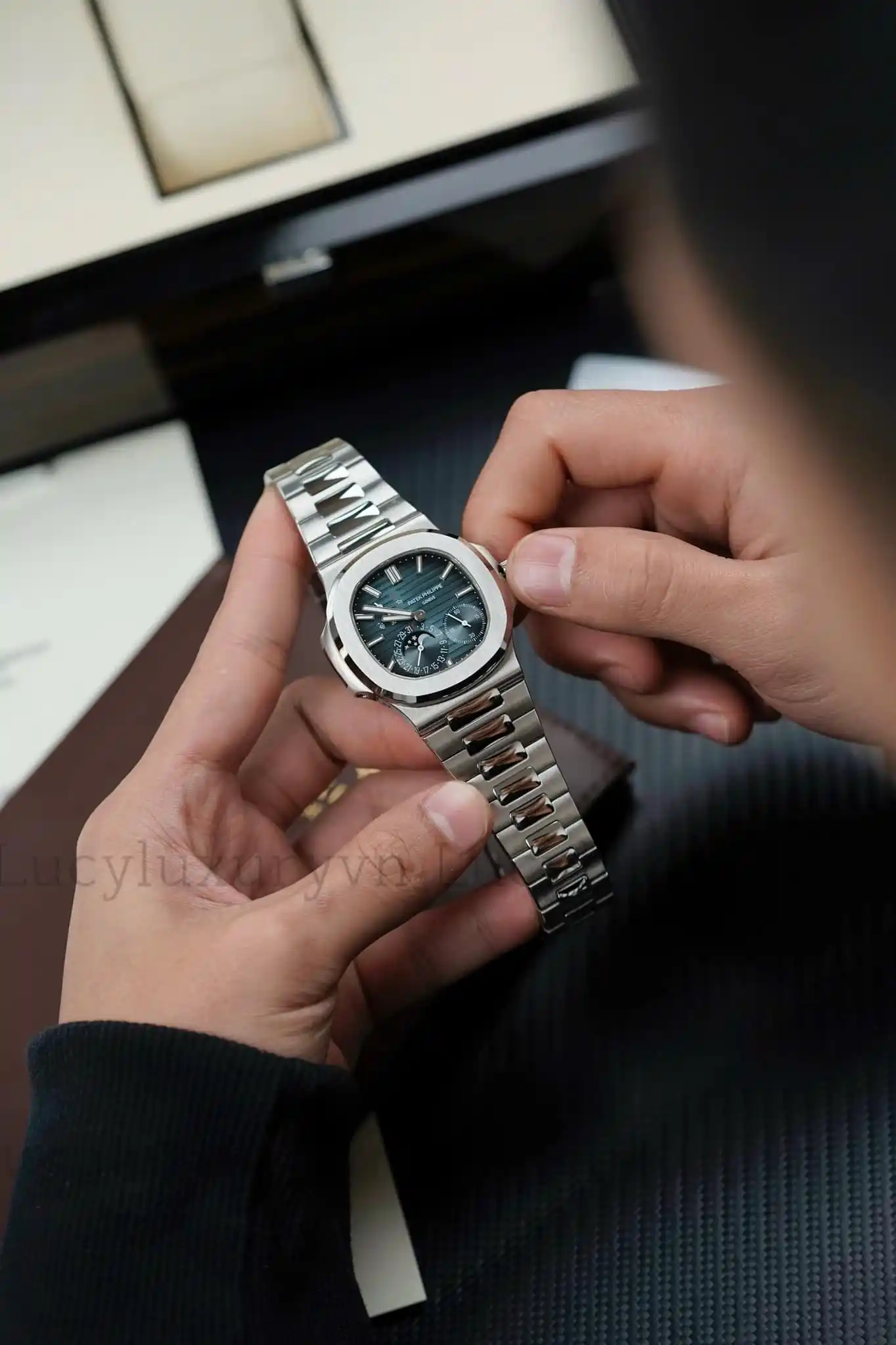 Patek Philippe Nautilus 5712/1A-001 Blue Steels Custom Modify – Handcrafted Version - 图片 5